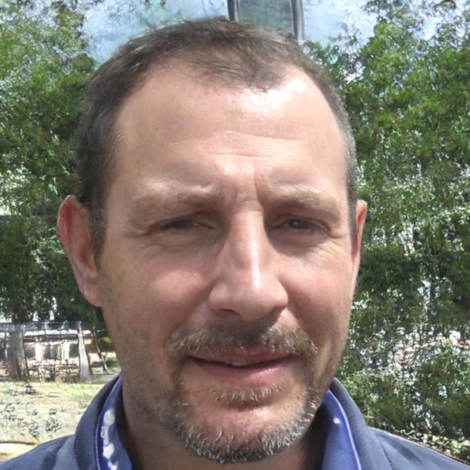 Porträt von Leander Schäfer